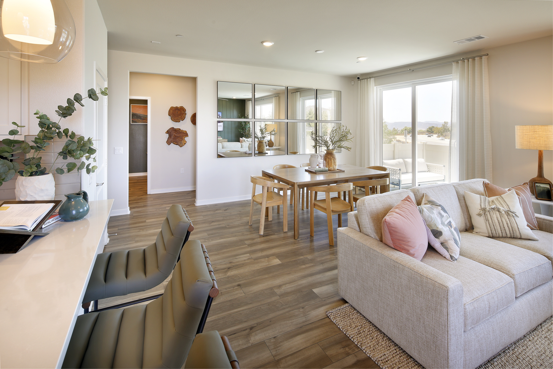 2205 36125 Domingo Avenue