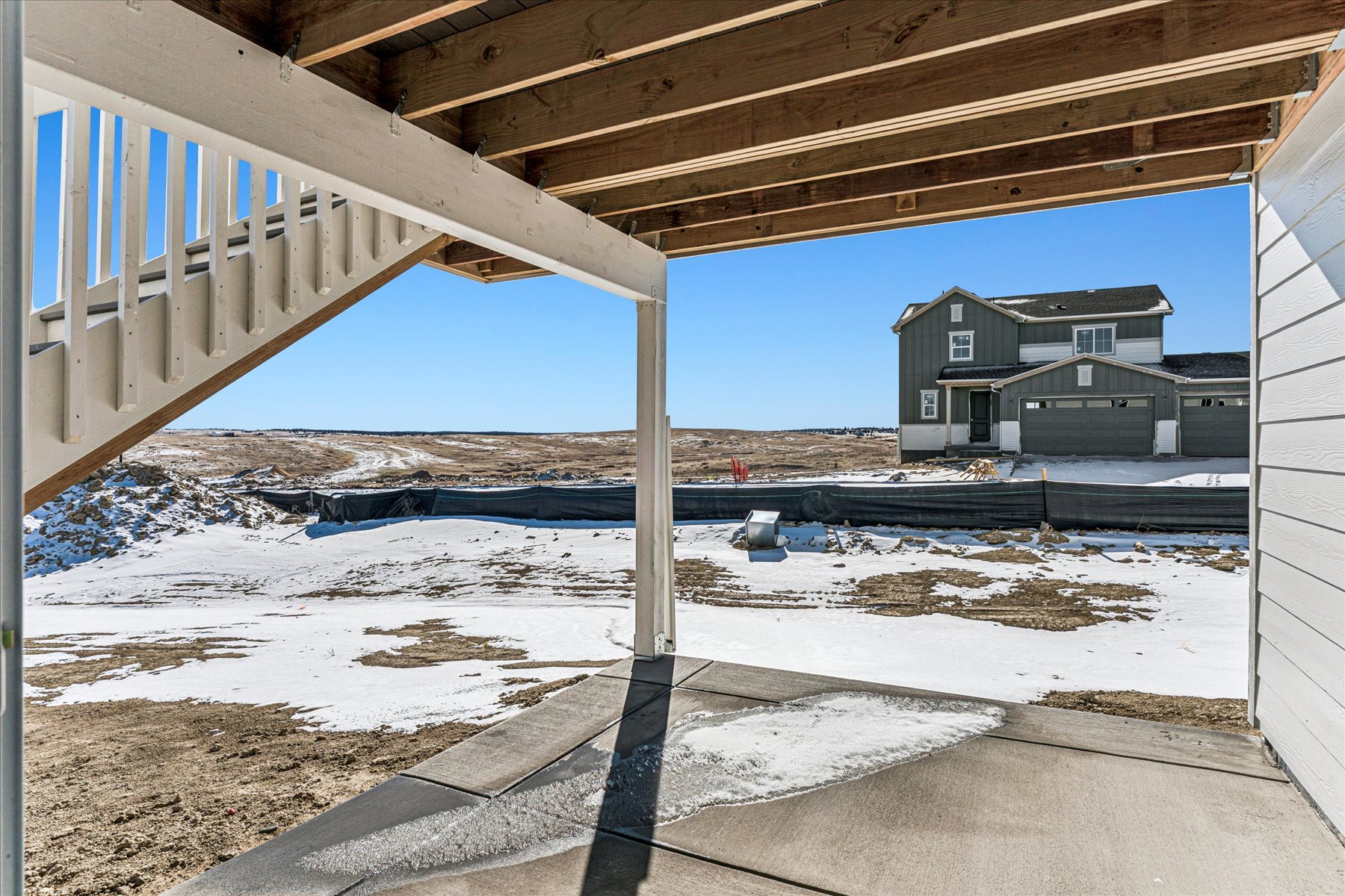 A wooden structure with a wooden frame.
